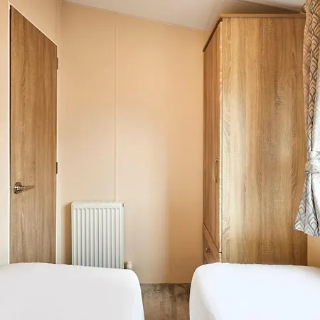 Holiday home Wentbridge With Hot Tub *