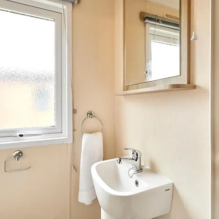 Holiday home Wentbridge With Hot Tub York