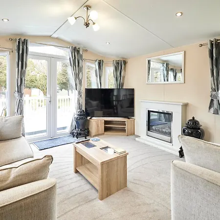Wentbridge With Hot Tub Holiday home York