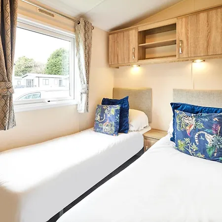 Holiday home Wentbridge With Hot Tub *