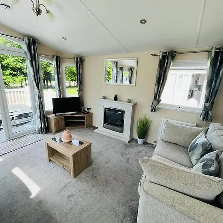 Wentbridge With Hot Tub Ferienhaus