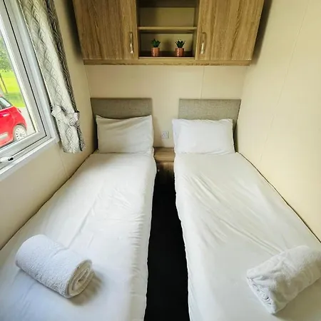 Ferienhaus Wentbridge With Hot Tub *